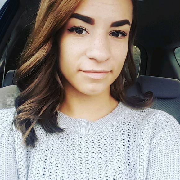 Meet your Posher, Mercedes - Picture 1 of 1